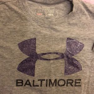 Girl’s Under Armour Heat Gear Gray Tee